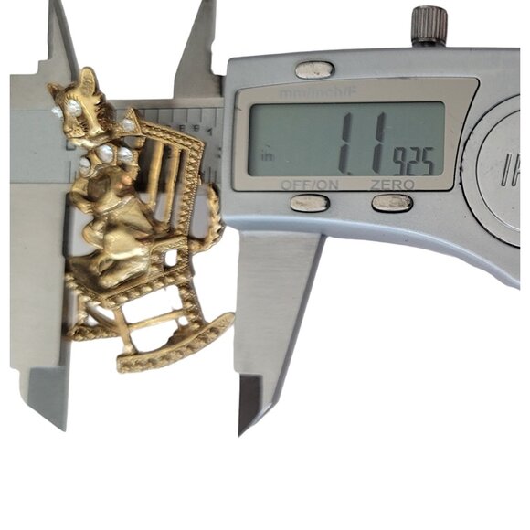 1928 Brand Clear Rhinestone Cat in Rocking Chair Brooch Pin E638 - Picture 10 of 11